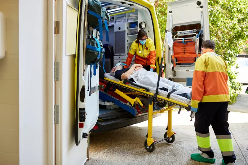transport medyczny pacjenta ambulansem